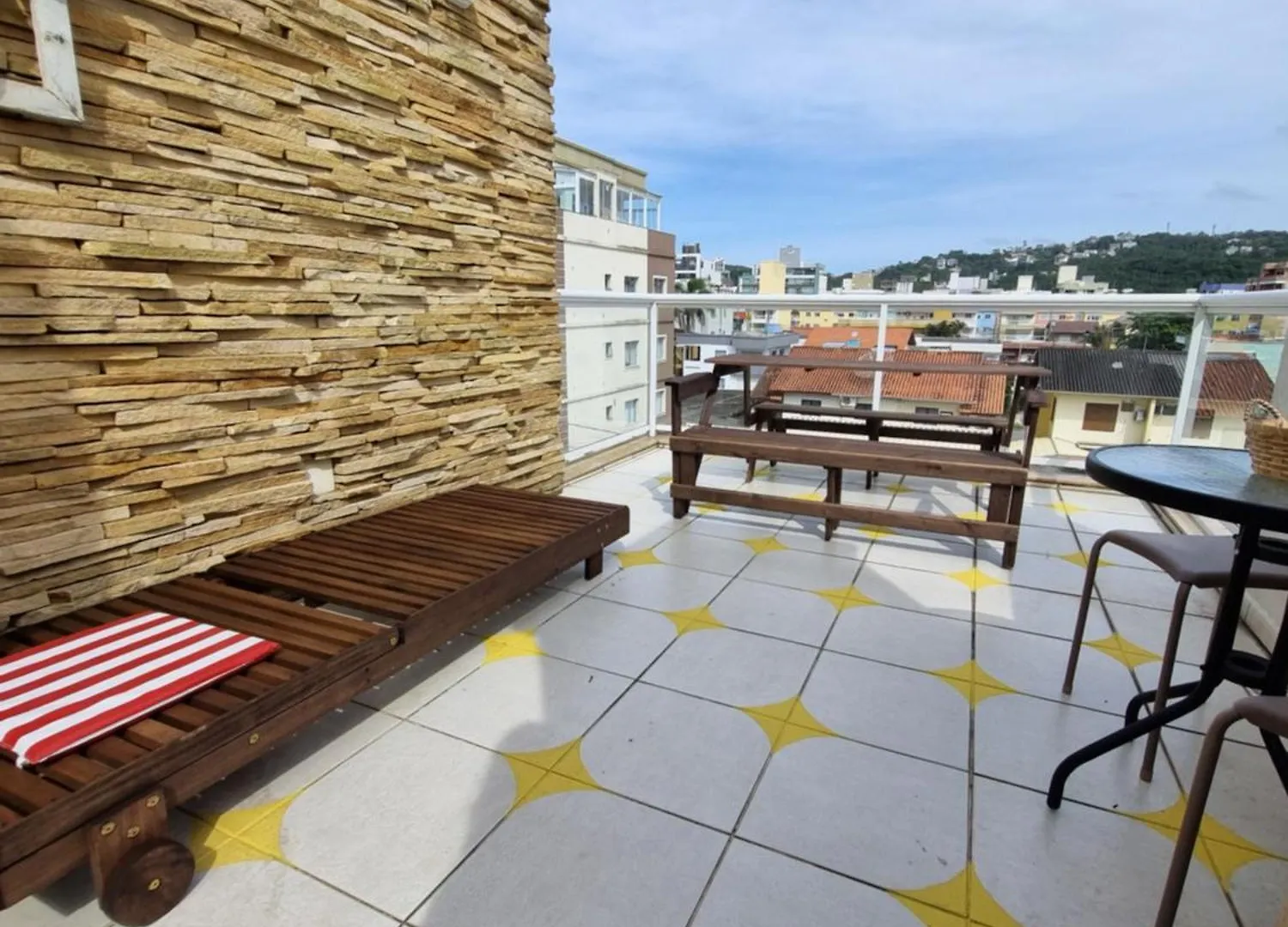 Apartamento Linda Cobertura Em Bombinhas Com Lazer Privativo 200 Metros Da Praia